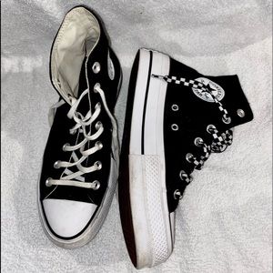 Black and white platform Converse! Checkered lace